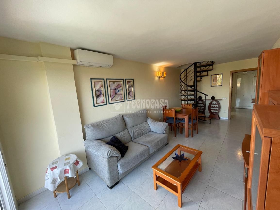 Living room of Flat for sale in La Pobla de Montornès    with Air Conditioner, Terrace and Furnished