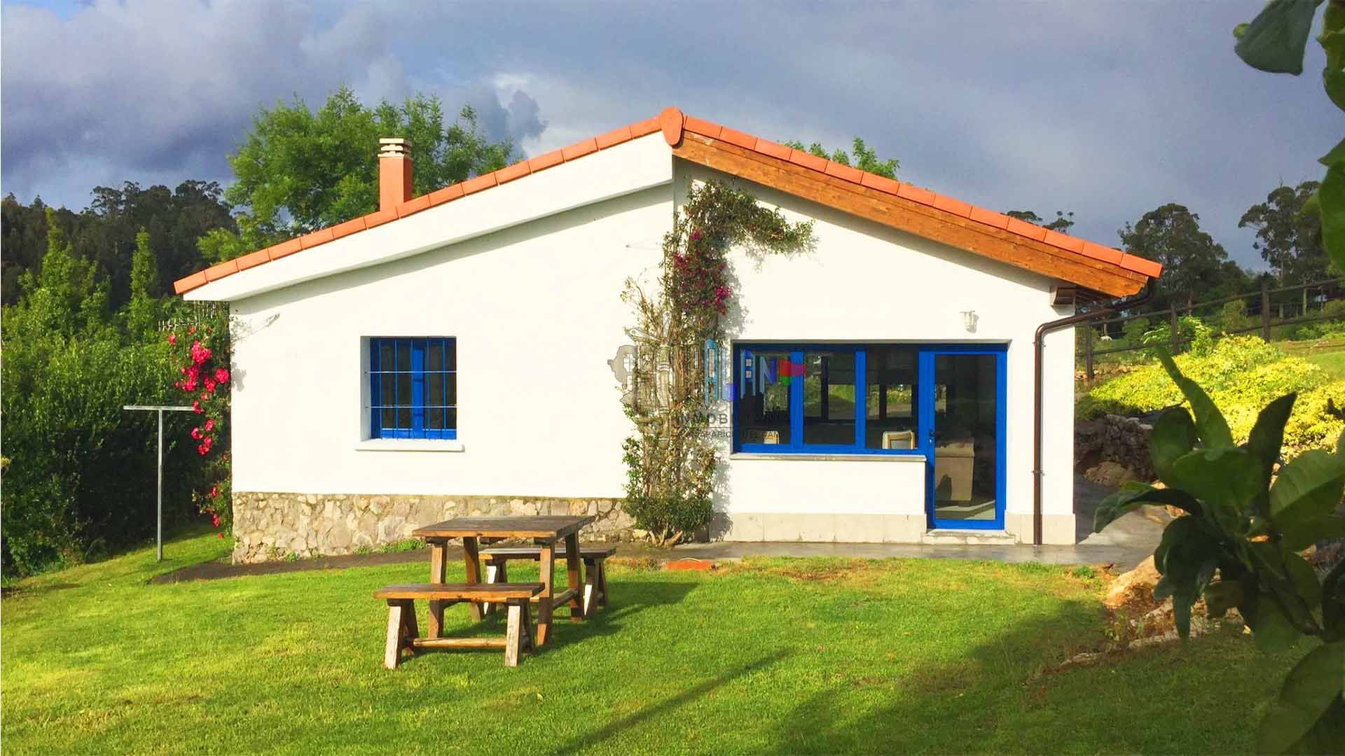 Vista exterior de Casa o xalet en venda en Ribadesella amb Jardí privat, Terrassa i Traster