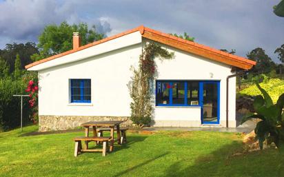 Vista exterior de Casa o xalet en venda en Ribadesella amb Terrassa