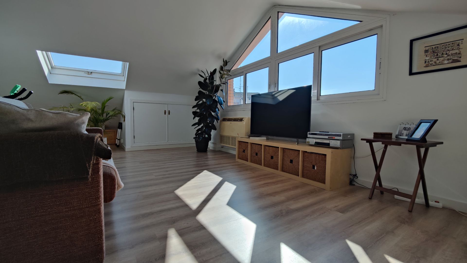 Living room of Single-family semi-detached for sale in Castellbisbal  with Air Conditioner, Heating and Parquet flooring