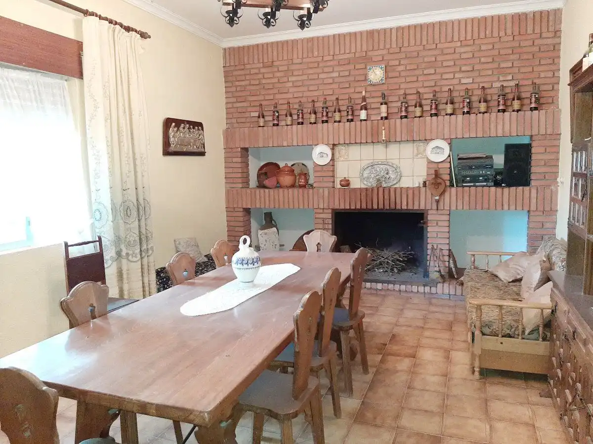 Chalet con piscina en venta en Valdepeñas, imagen 3