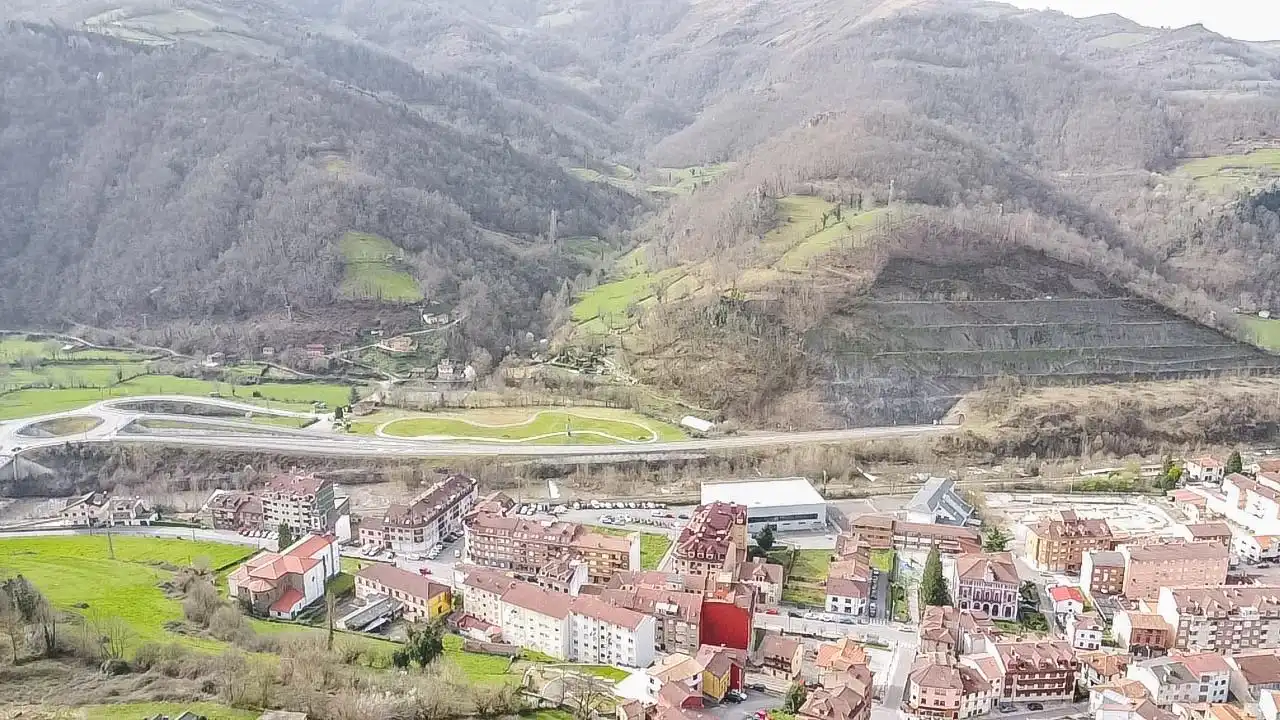 Casa o chalet en venta en Calle VALLINA,LA, 1, Aller