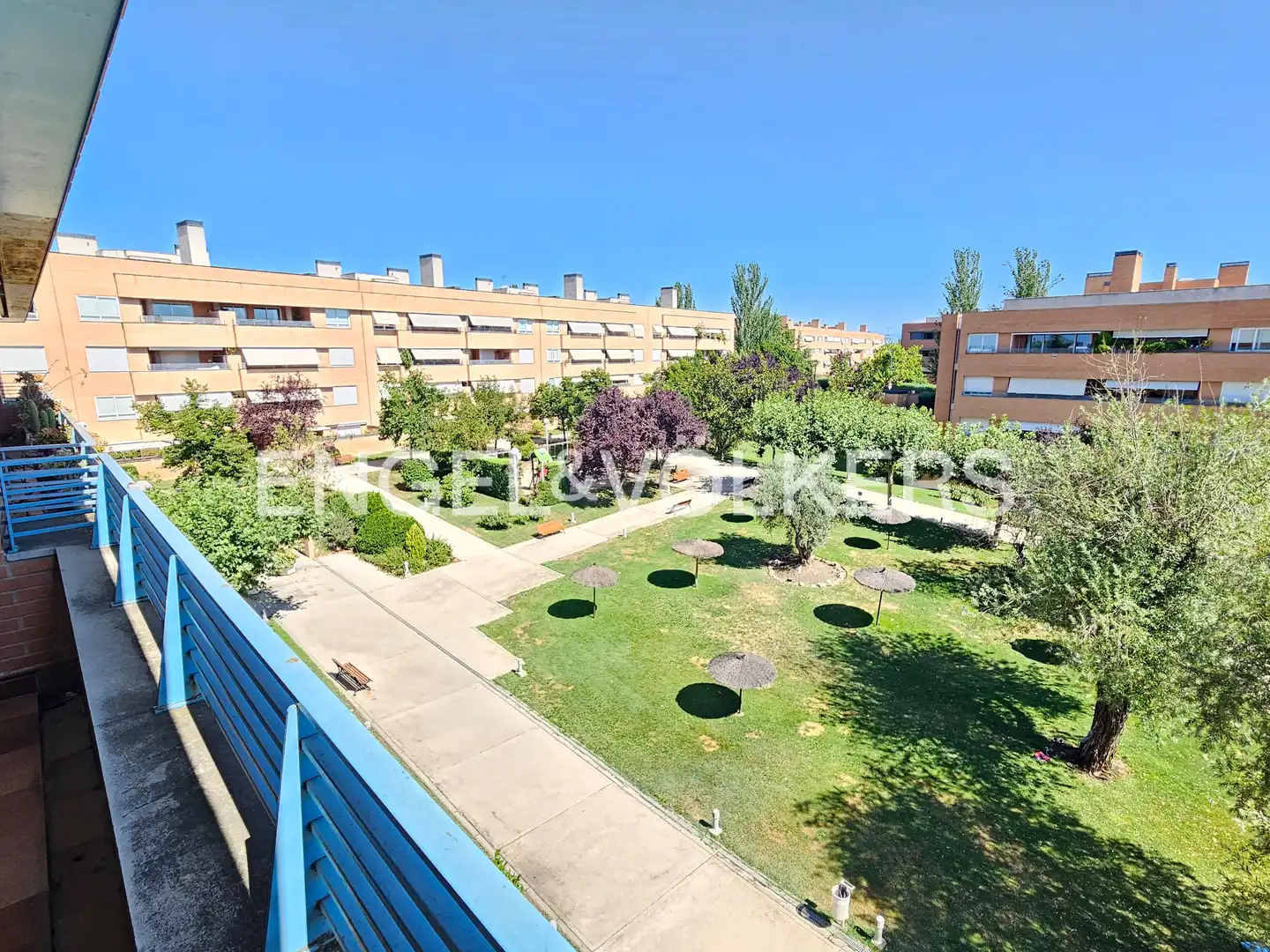 Vista exterior de Àtic de lloguer en Pozuelo de Alarcón amb Aire condicionat, Calefacció i Parquet