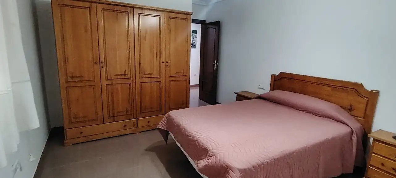 Habitación de Piso de alquiler en Linares con Aire acondicionado, Calefacción y Amueblado