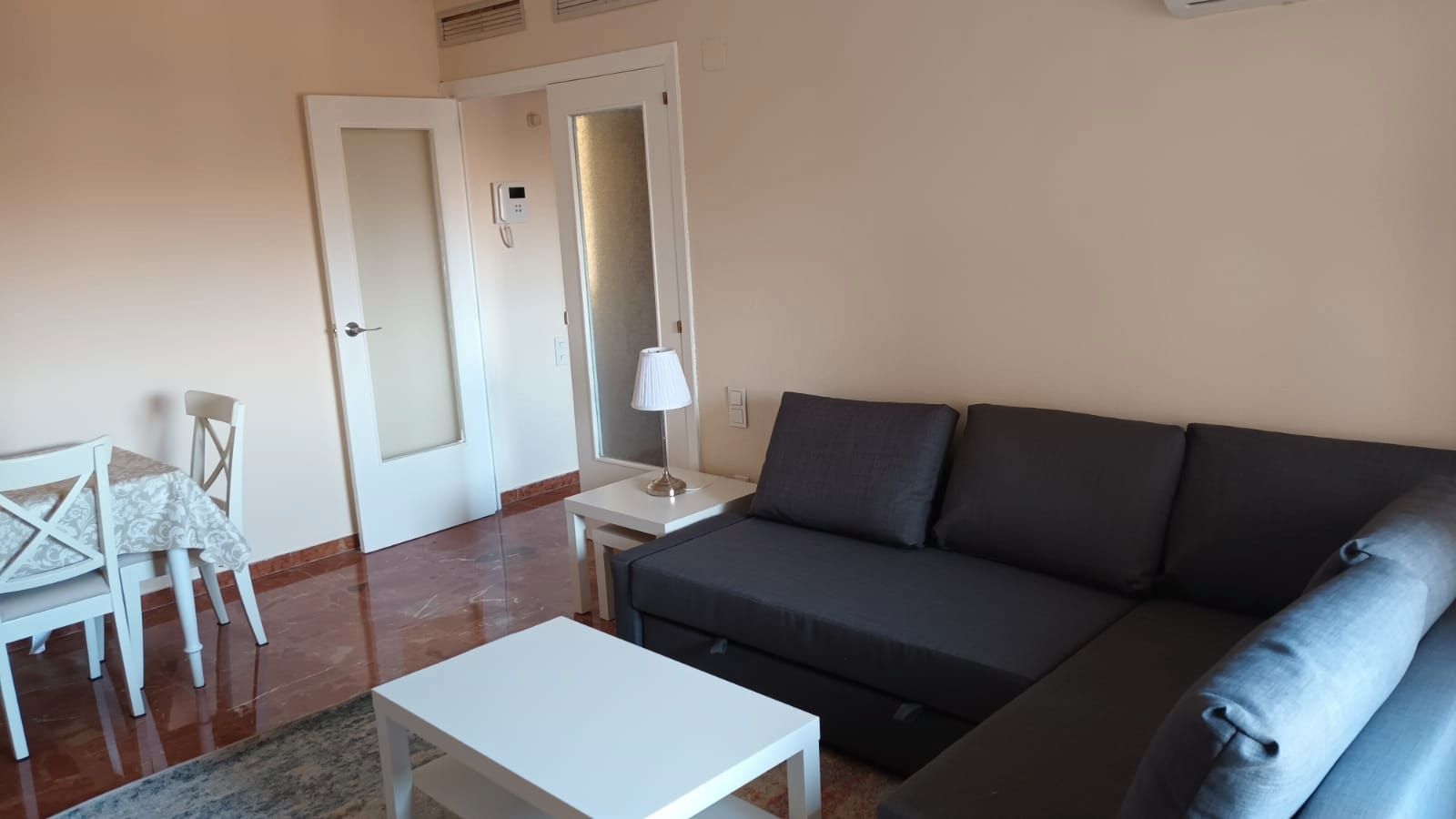 Living room of Flat to rent in  Zaragoza Capital  with Heating, Furnished and Oven
