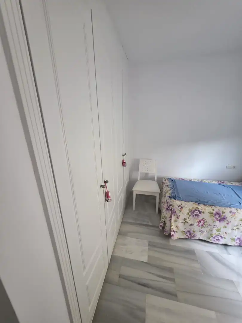 Dormitori de Casa adosada de lloguer en Marbella amb Aire condicionat, Calefacció i Jardí privat