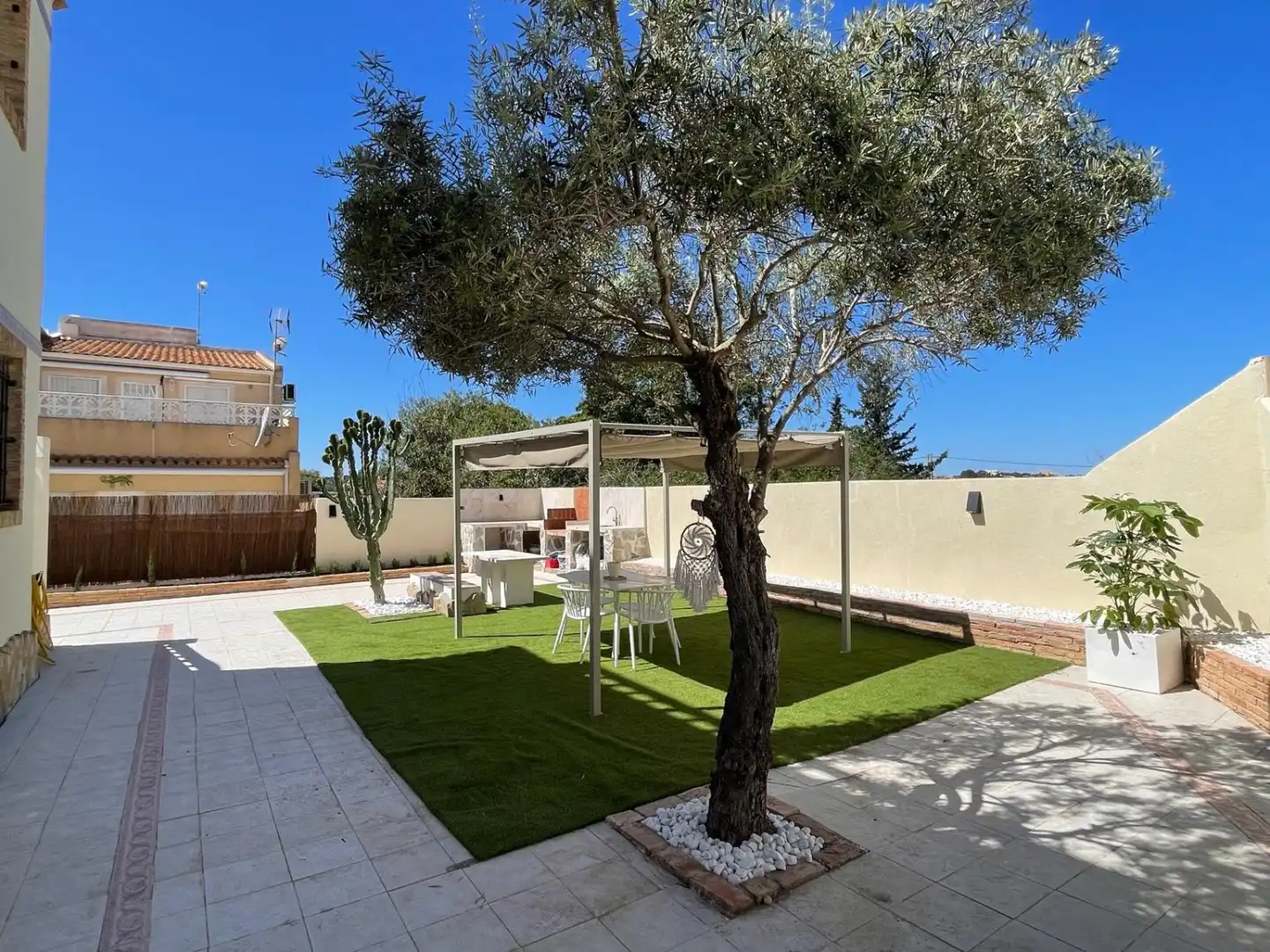 Terrasse von Wohnungen zum Verkauf in Orihuela mit Klimaanlage, Schwimmbad und Möbliert