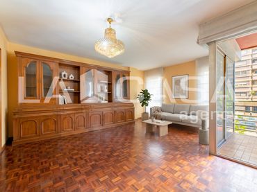 Piso con balcón en venta en Avinguda del Doctor Waksman 38