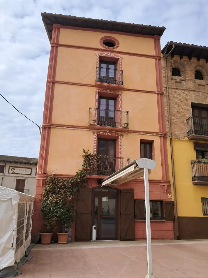 Vista exterior de Edificio en venta en Benabarre con Alarma