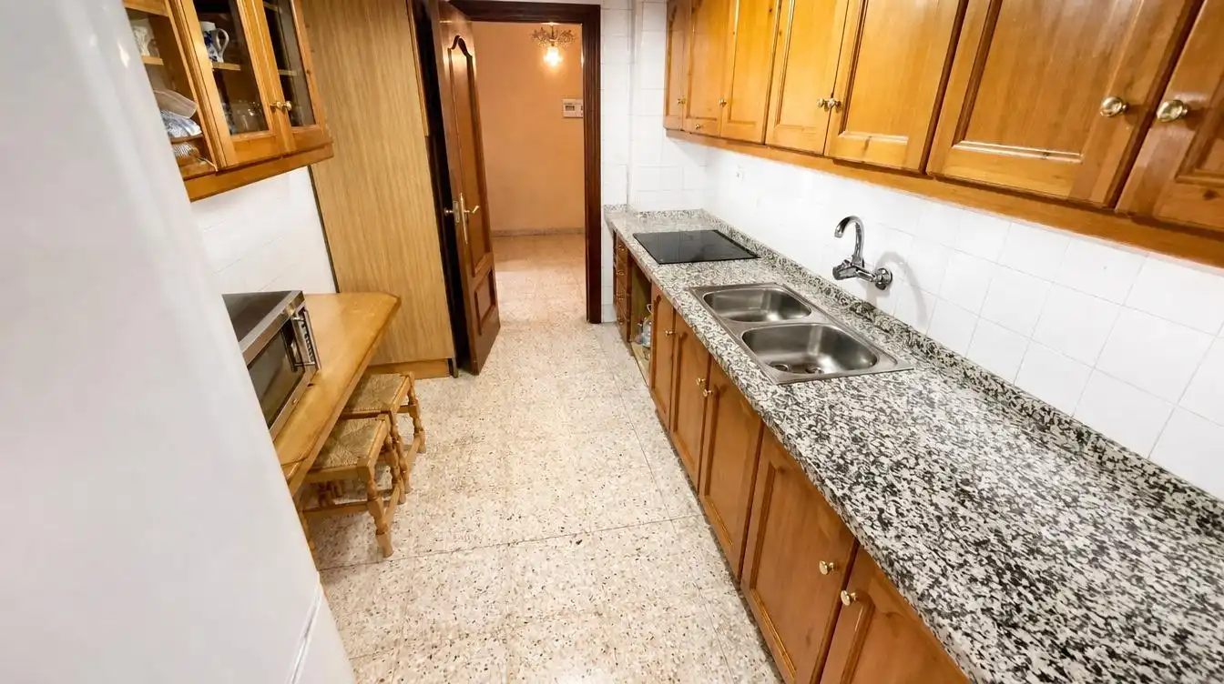 Kitchen of Flat for sale in Granada  with Heating, Furnished and Balcony