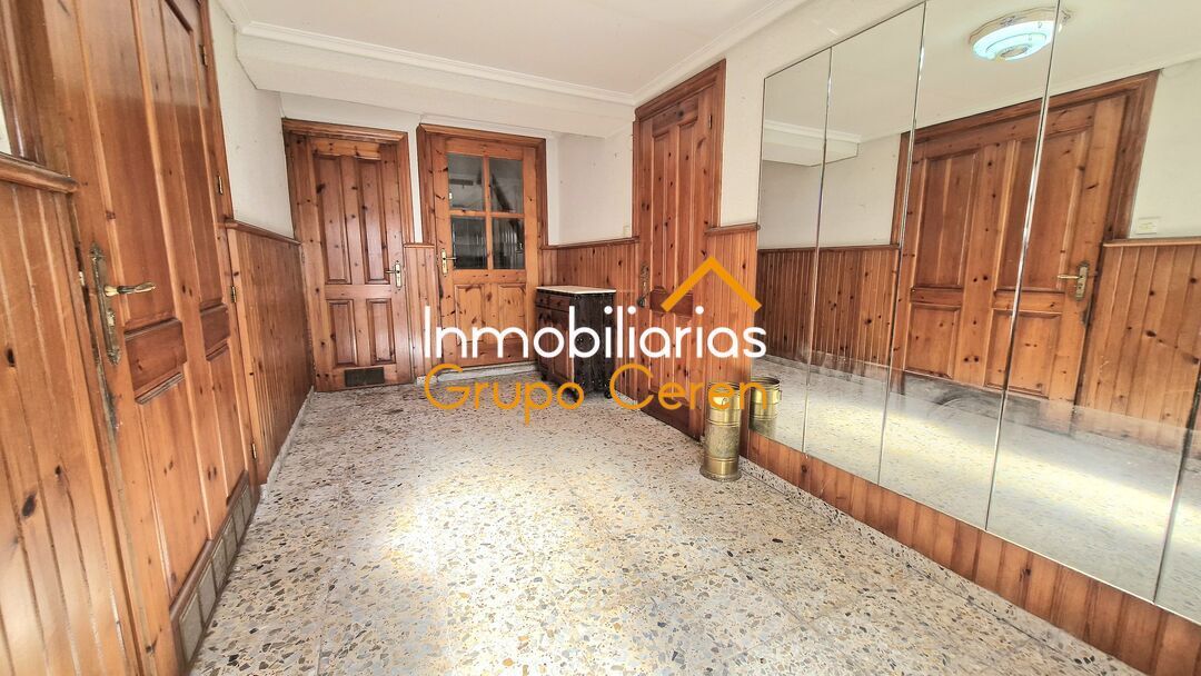 Vista exterior de Casa o xalet en venda en Santo Domingo de la Calzada amb Calefacció, Jardí privat i Traster