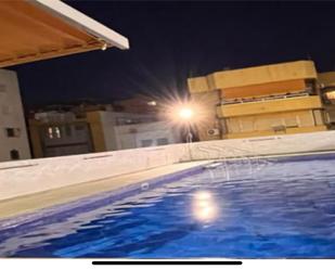 Swimming pool of Flat for sale in  Sevilla Capital  with Air Conditioner, Terrace and Community pool