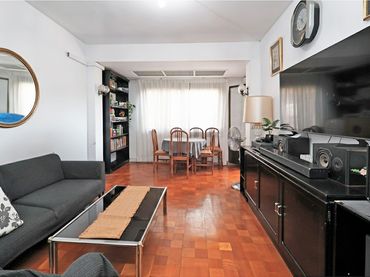 Piso con balcón en venta en Eixample
