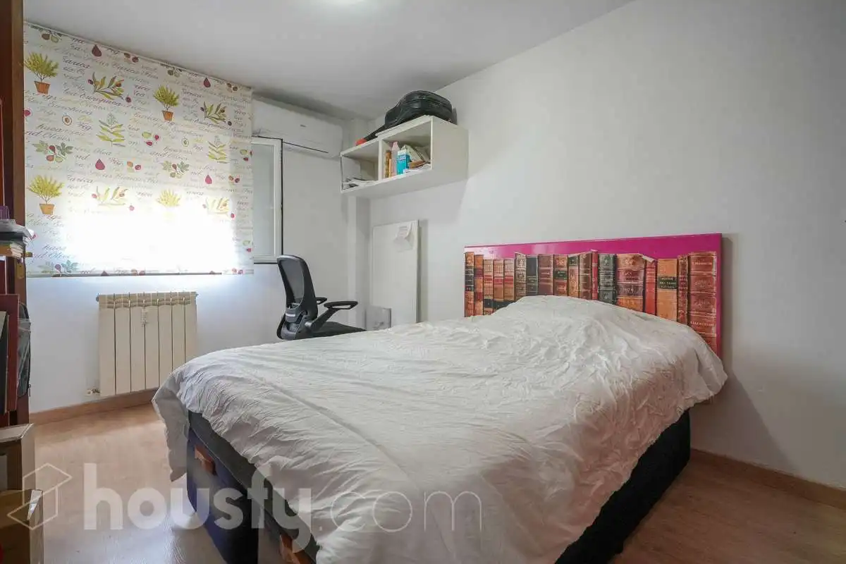 Bedroom of Flat for sale in Madrid  with Air Conditioner, Heating and Storage room