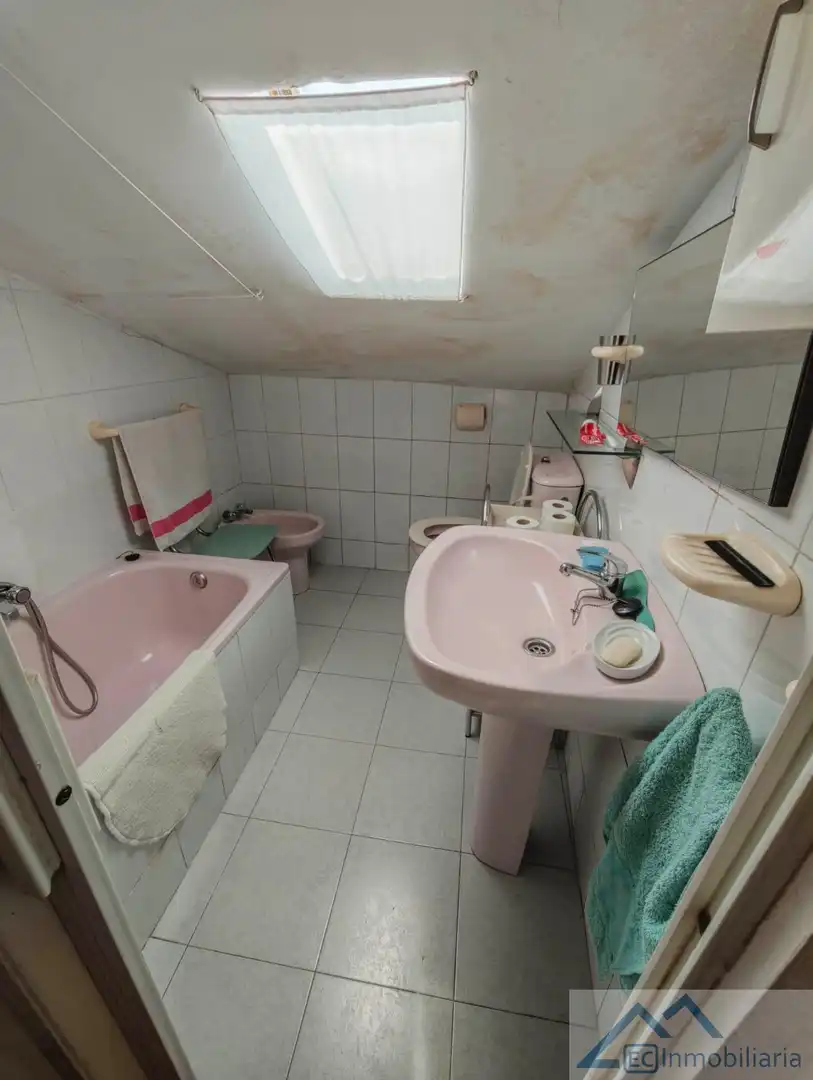 Bathroom of Apartments for rent in Santander  with Furnished