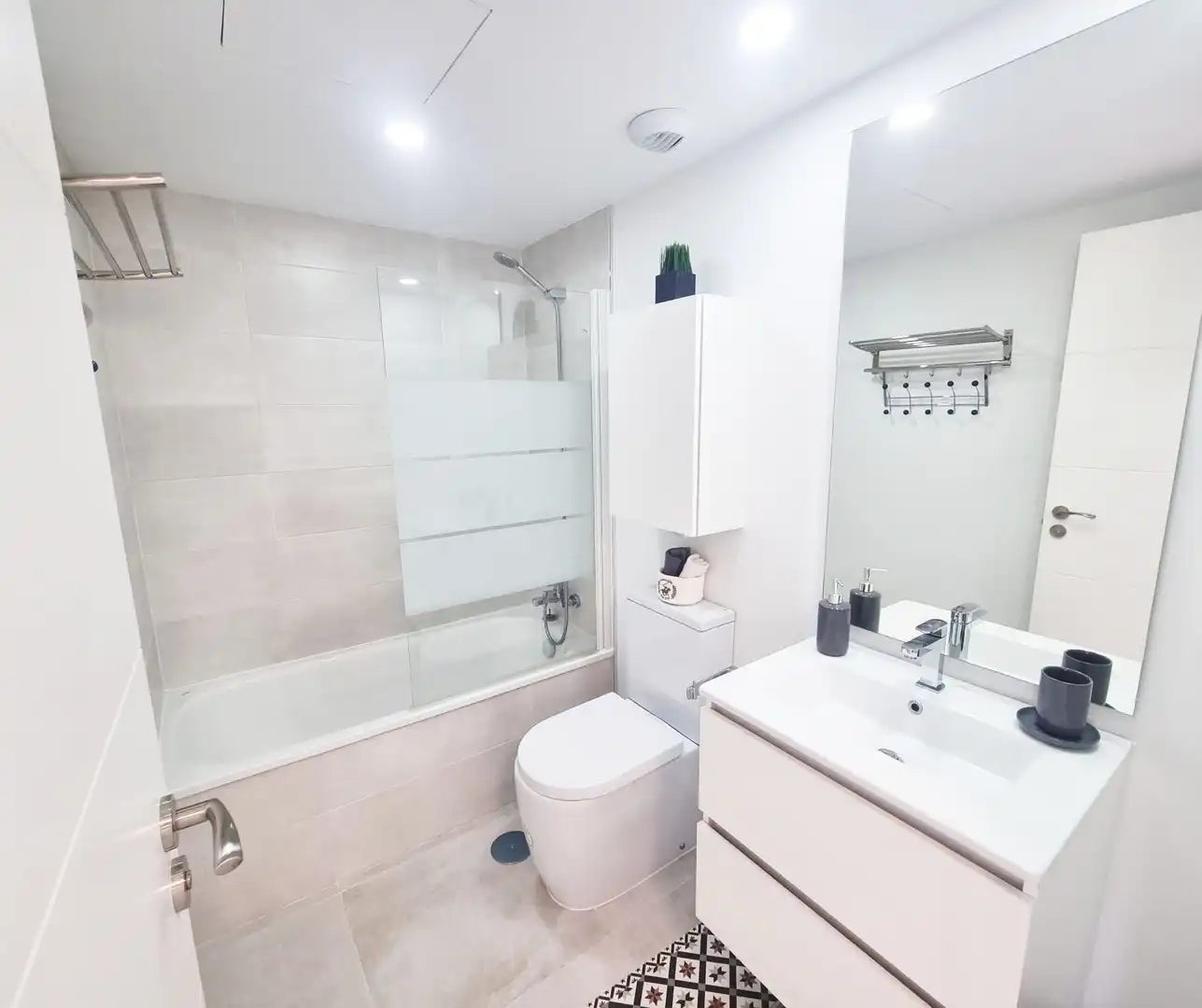 Baño de Piso en venta en Benalmádena con Aire acondicionado, Calefacción y Terraza