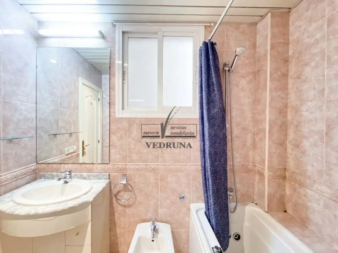 Flat for rent in Calle La Paz, Paseo Sagasta