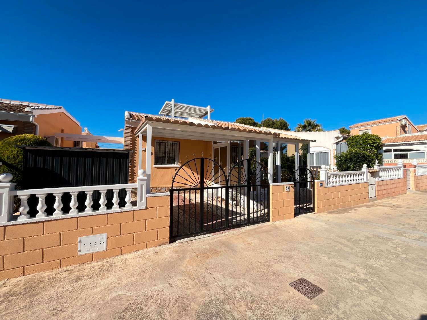 Exterior view of House or chalet for sale in Orihuela  with Air Conditioner, Heating and Terrace