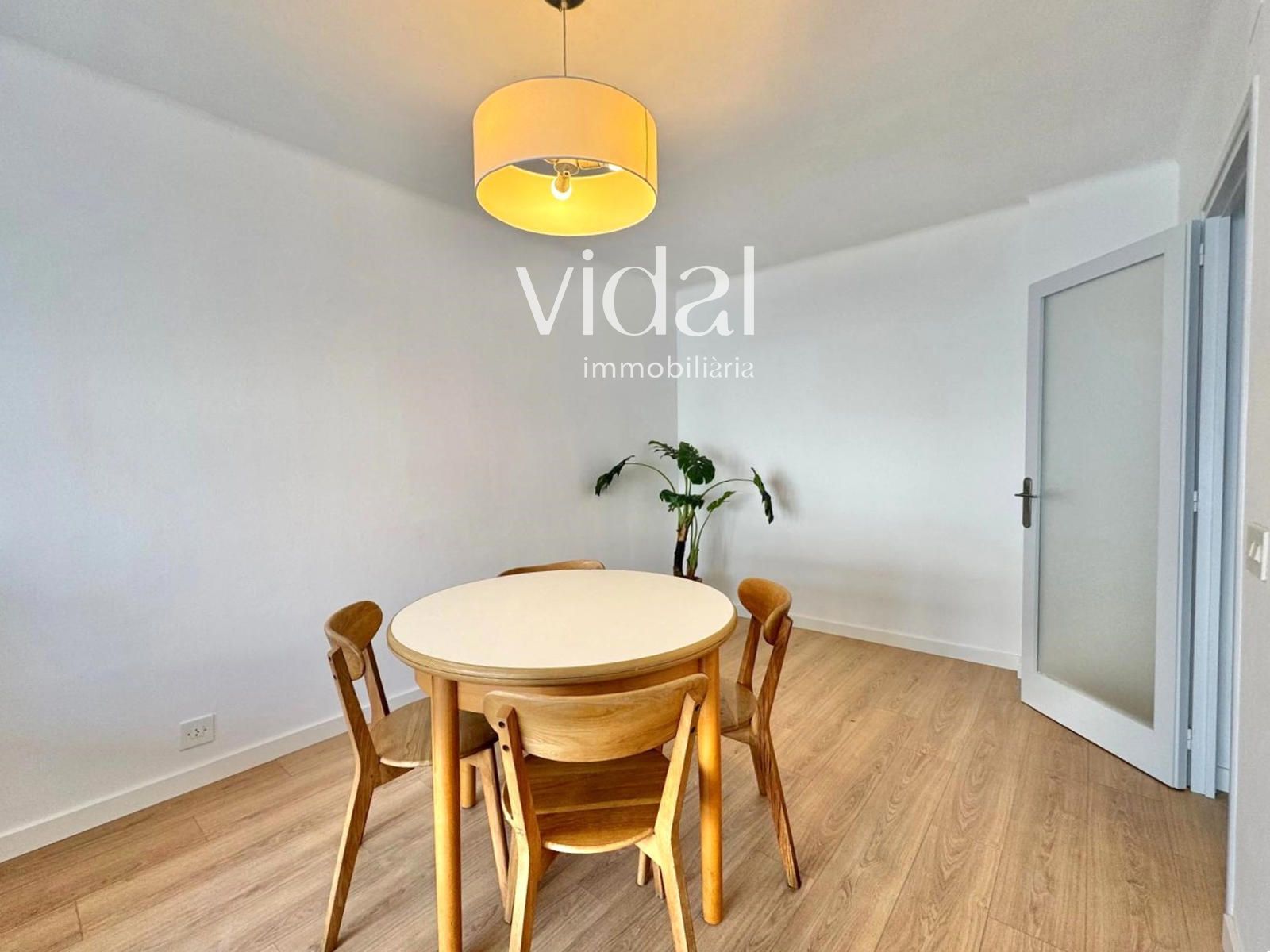 Schlafzimmer von Wohnung zum Verkauf in Palamós mit Klimaanlage, Heizung und Möbliert