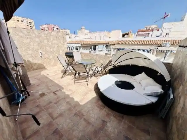 Terrasse von Maisonette zum Verkauf in Torrevieja mit Klimaanlage, Heizung und Terrasse