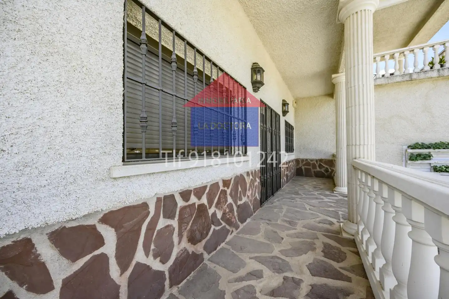 Vista exterior de Casa o chalet en venta en Escalona con Calefacción, Terraza y Piscina