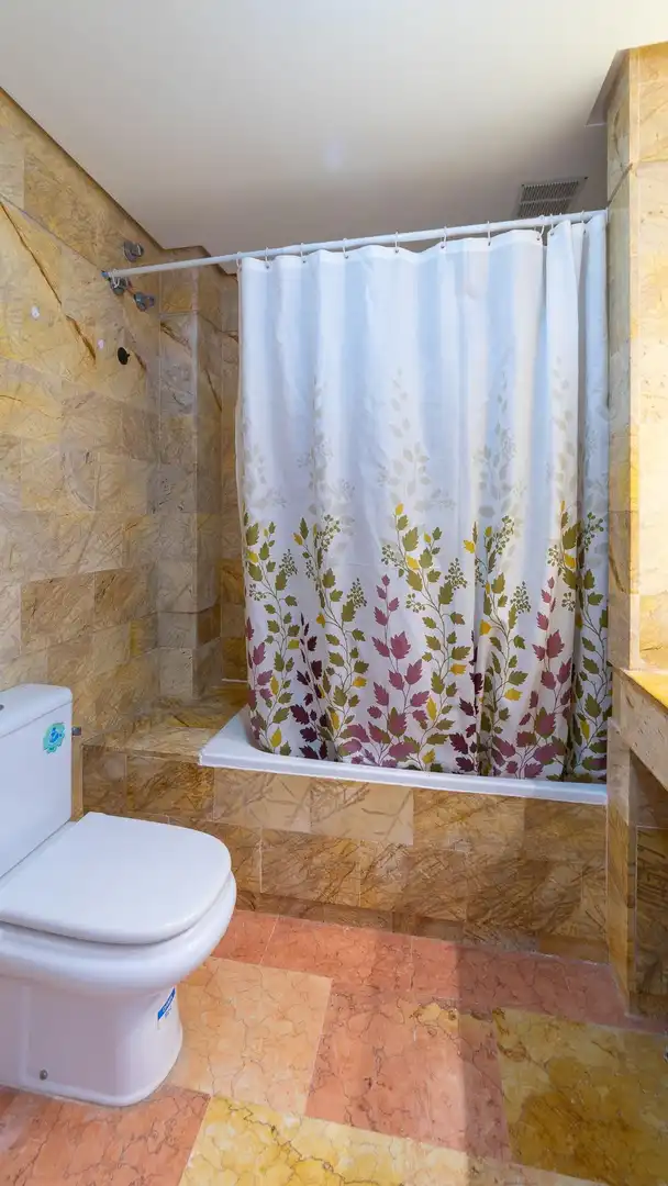 Baño de Ático en venta en Torrevieja con Aire acondicionado, Terraza y Trastero