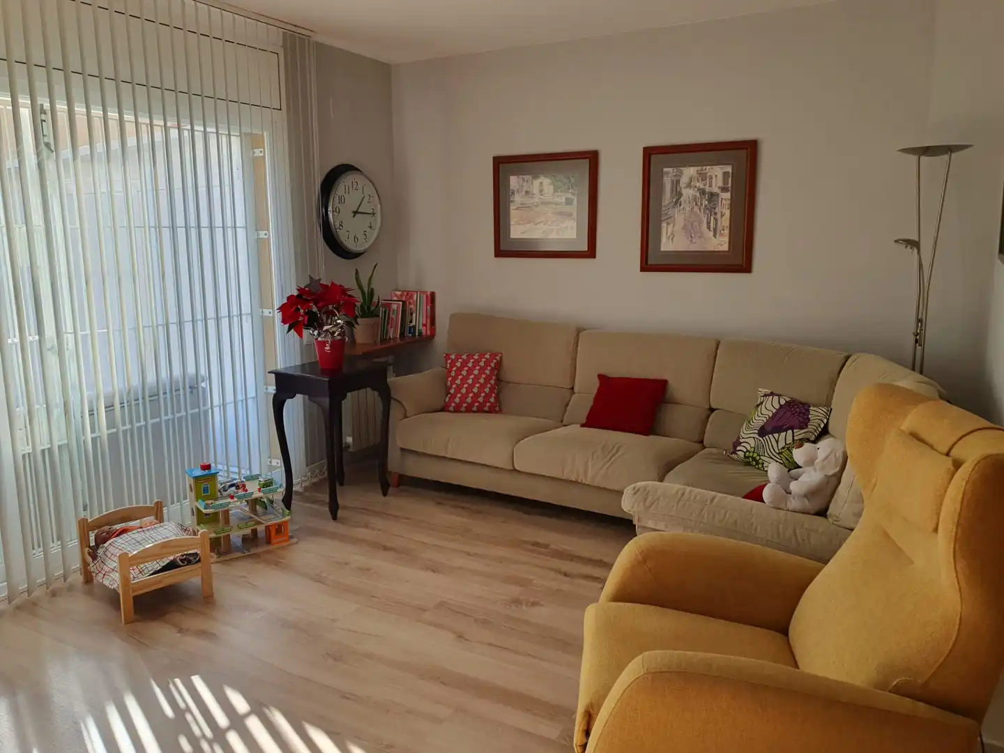 Houses for sale in Carrer de Pujós, 60, Collblanc
