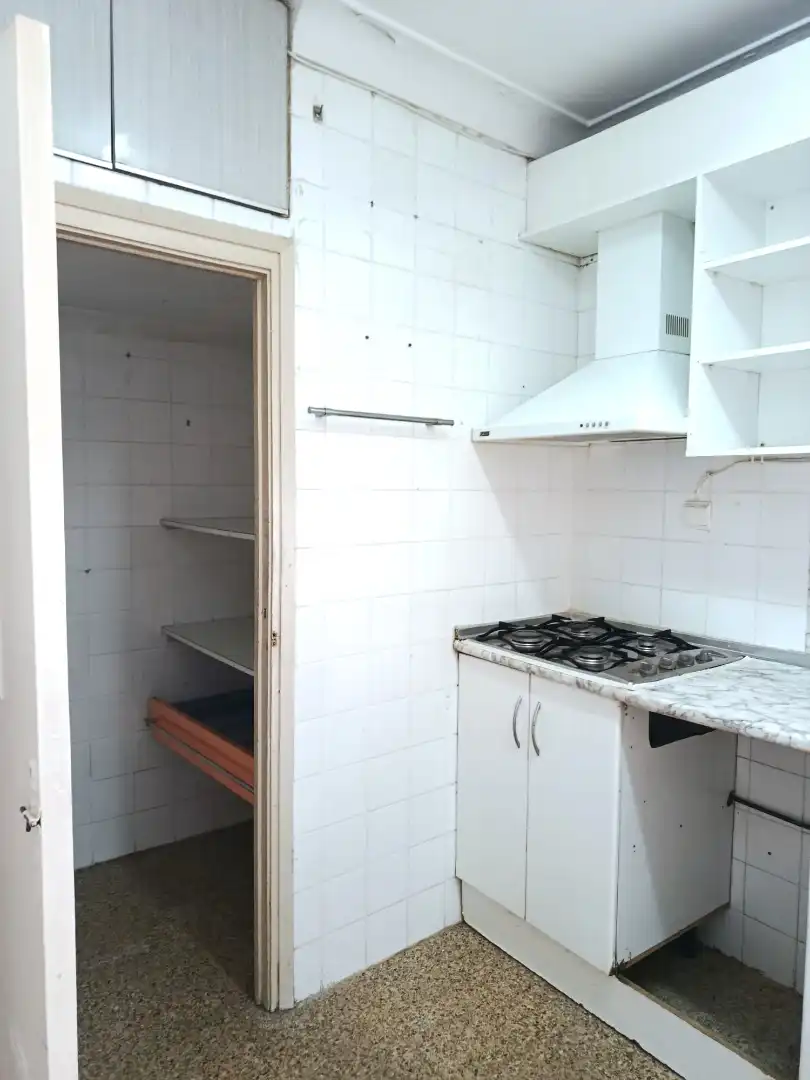 Cocina de Piso en venta en Valencia con Balcón y Alarma