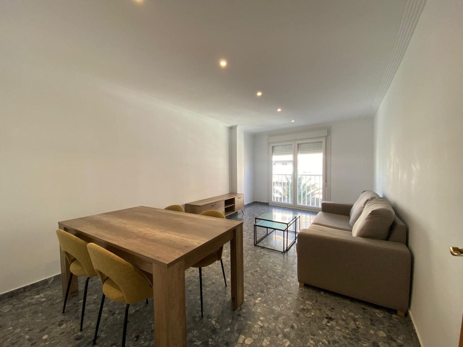 Exterior view of Flat to rent in Elche / Elx  with Air Conditioner, Heating and Furnished