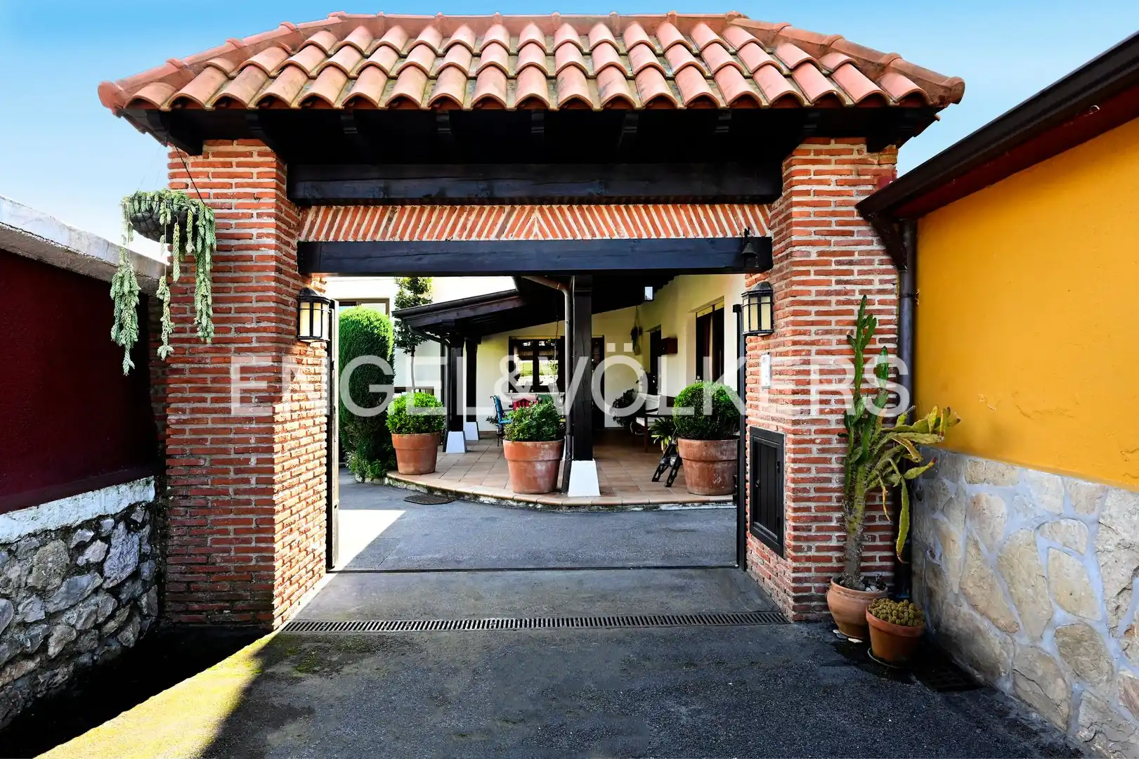 Casa o xalet en venda en Santa Cruz de Bezana amb Calefacció, Jardí privat i Terrassa