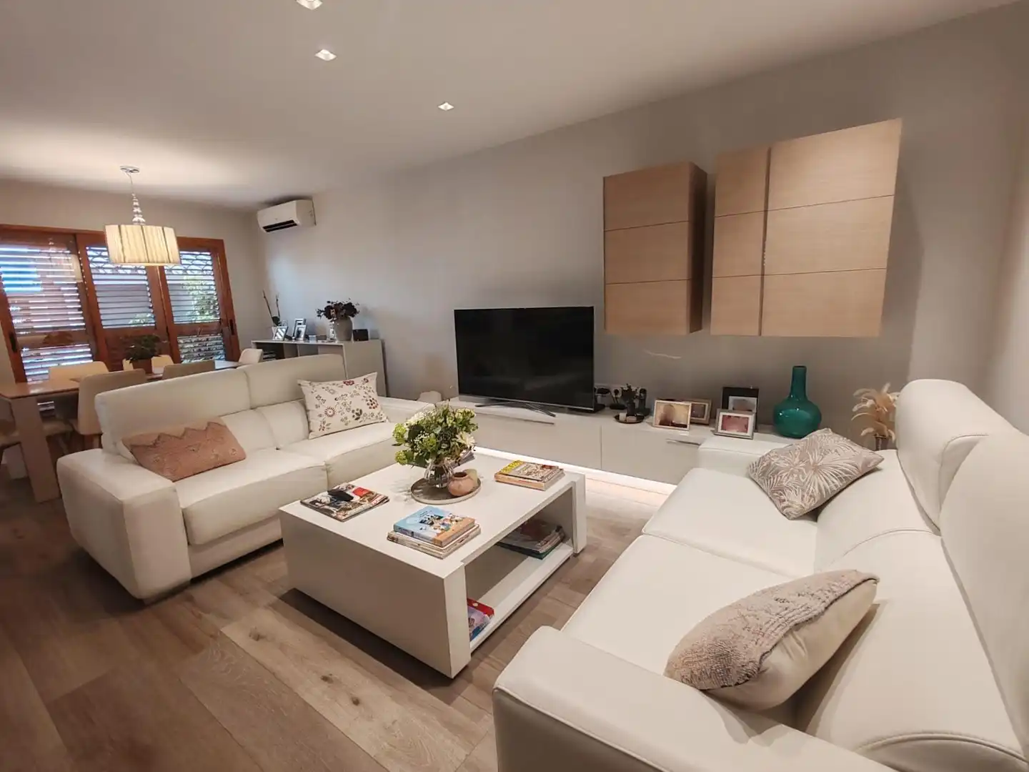 Living room of Detached homes for sale in Sagunto / Sagunt  with Air Conditioner, Heating and Parquet flooring