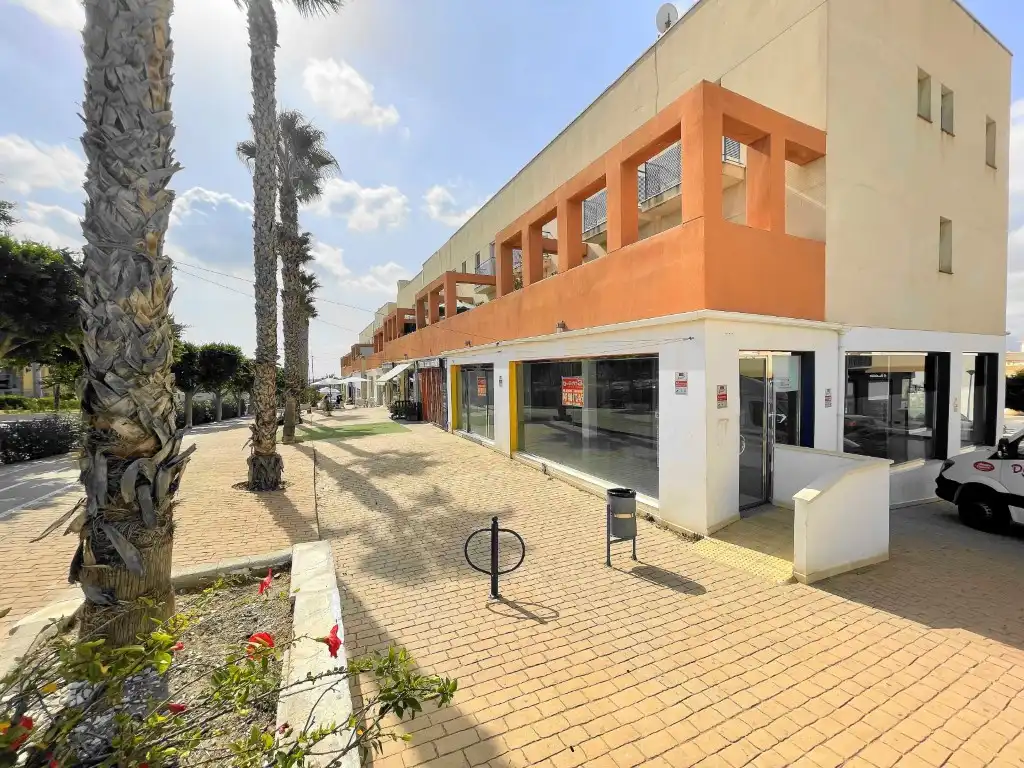 Local comercial de lloguer a Vera Ciudad