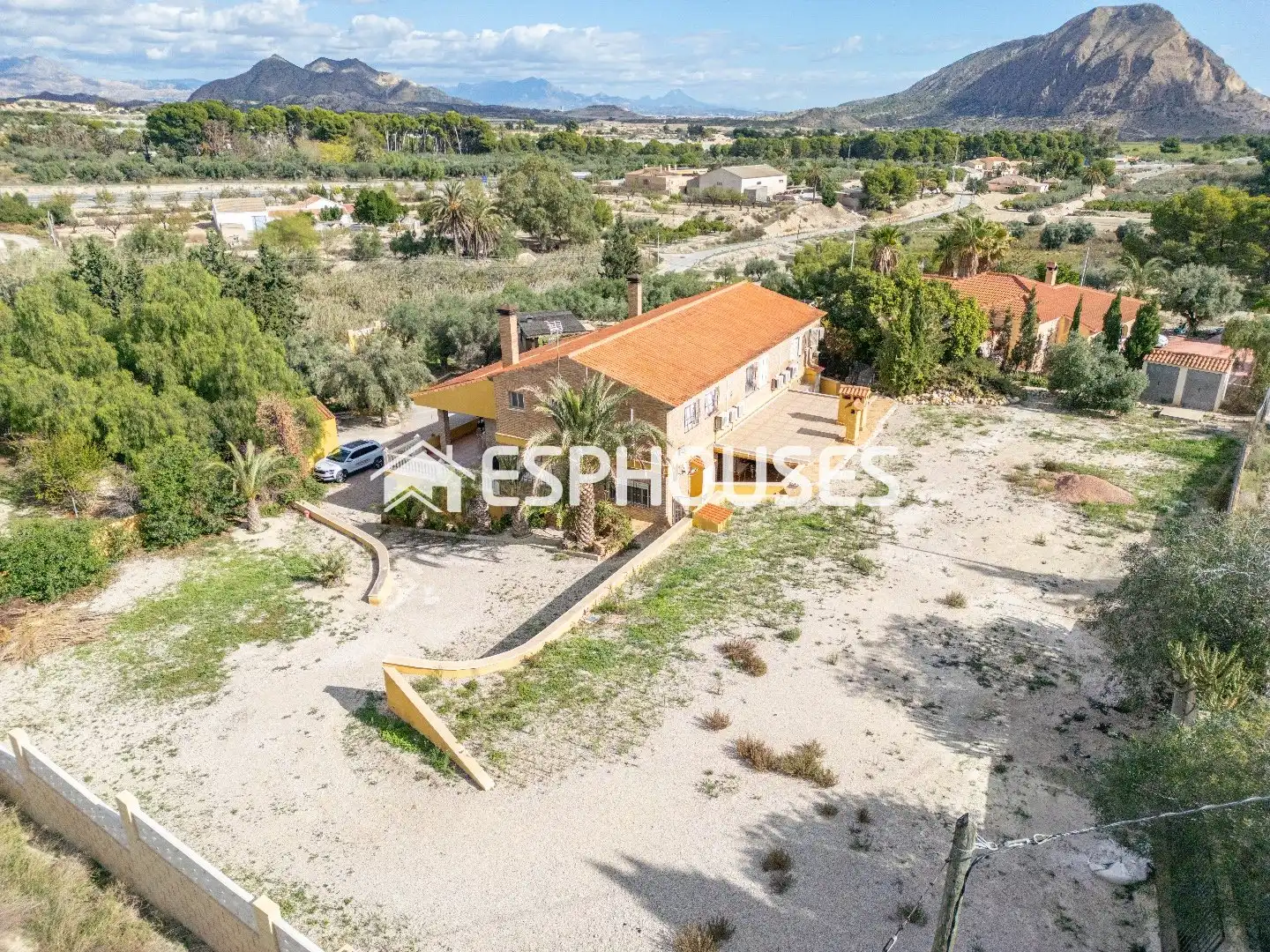 Vista exterior de Casa o xalet en venda en Alicante / Alacant amb Aire condicionat, Terrassa i Piscina
