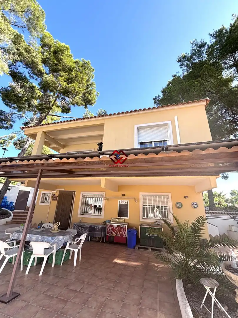 Chalet con terraza en venta en El Pinar de Campoverde, imagen 5