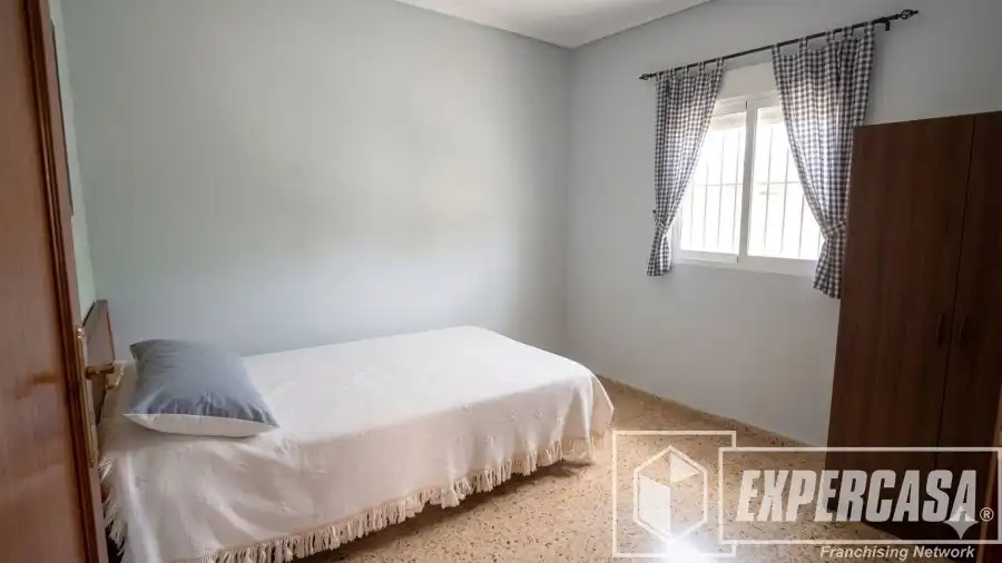 Dormitori de Casa o xalet en venda en Llíria amb Aire condicionat i Piscina