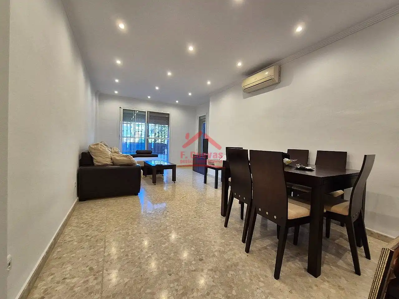 Vista exterior de Apartamento en venta en Vélez-Málaga con Aire acondicionado, Calefacción y Jardín privado