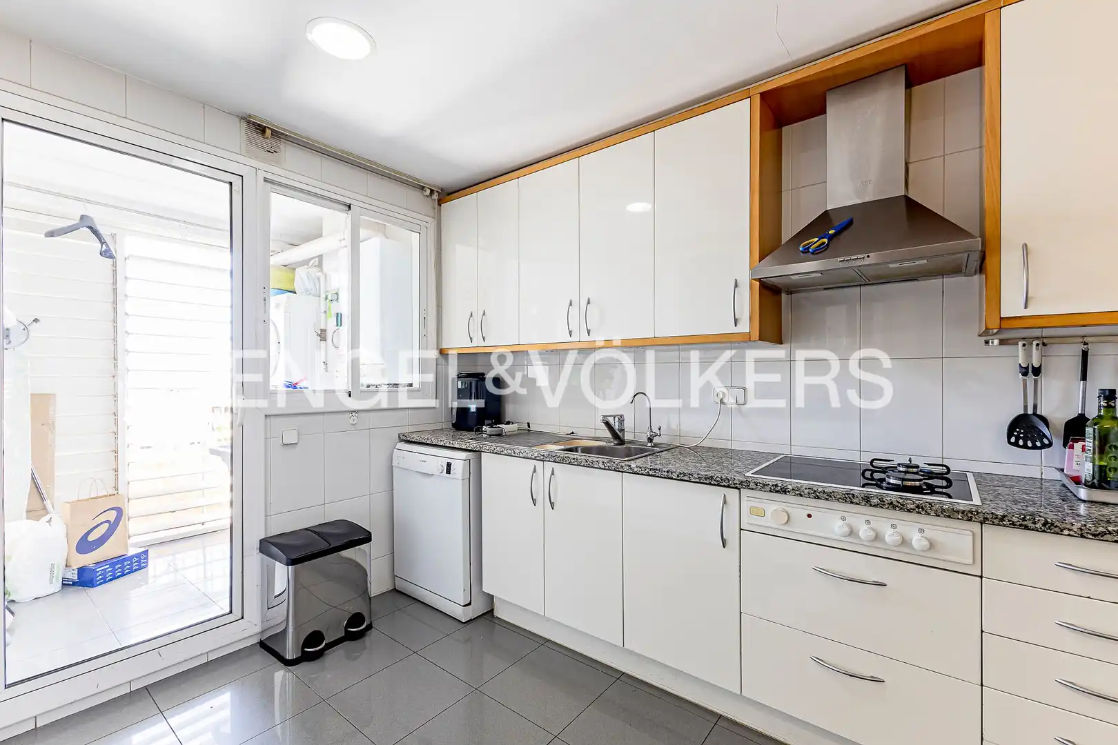 Flat with terrace to rent in El Centre, imagen 10