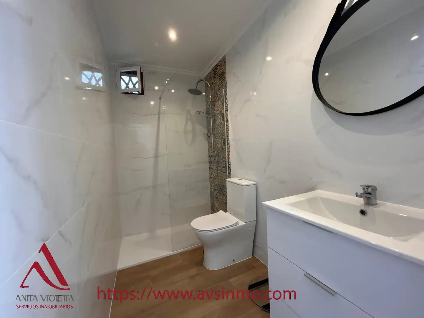 Baño de Apartamento en venta en Torrevieja con Aire acondicionado, Calefacción y Amueblado