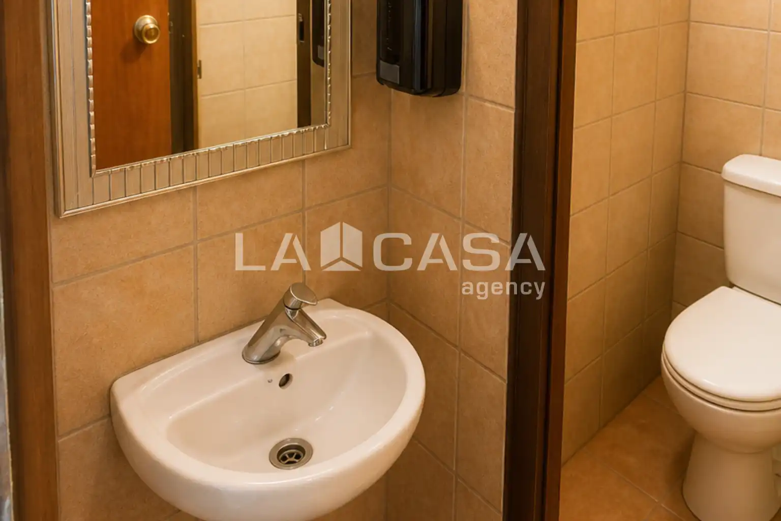 Bany de Local en venda en Sant Adrià de Besòs