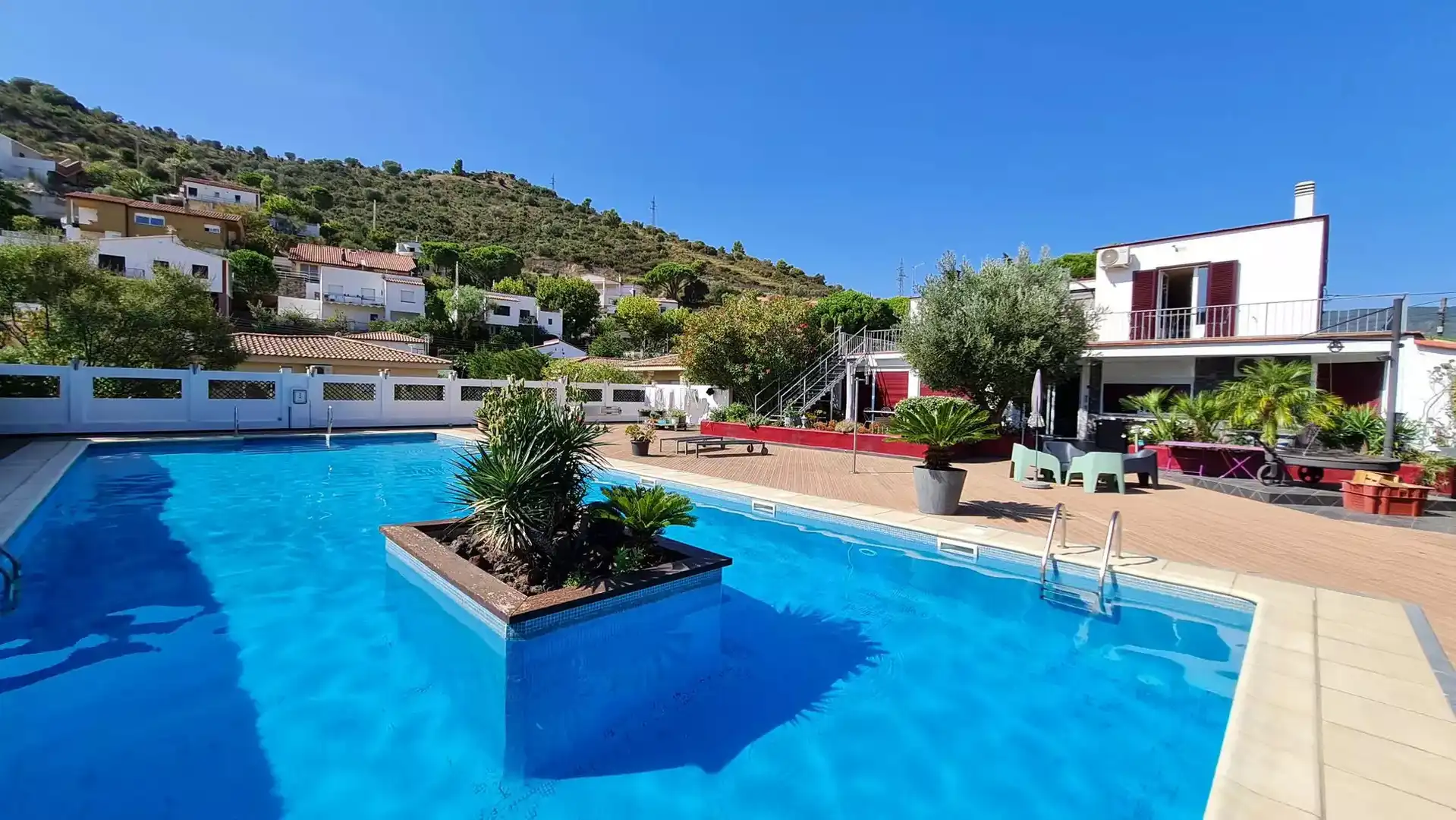 Piscina de Casa o chalet en venta en Colera con Aire acondicionado, Calefacción y Jardín privado