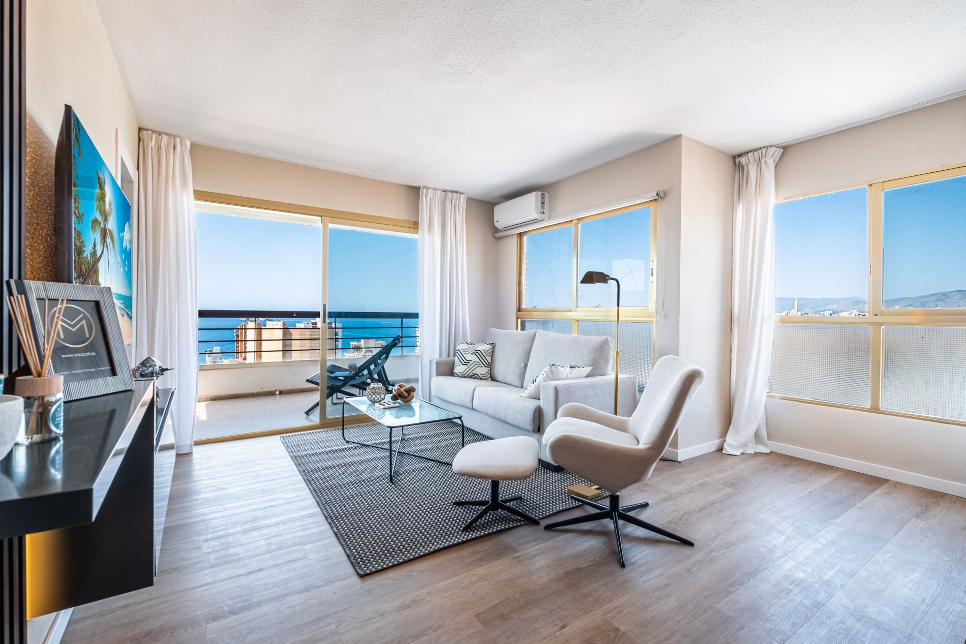 Living room of Flat for sale in Benidorm  with Air Conditioner, Terrace and Furnished