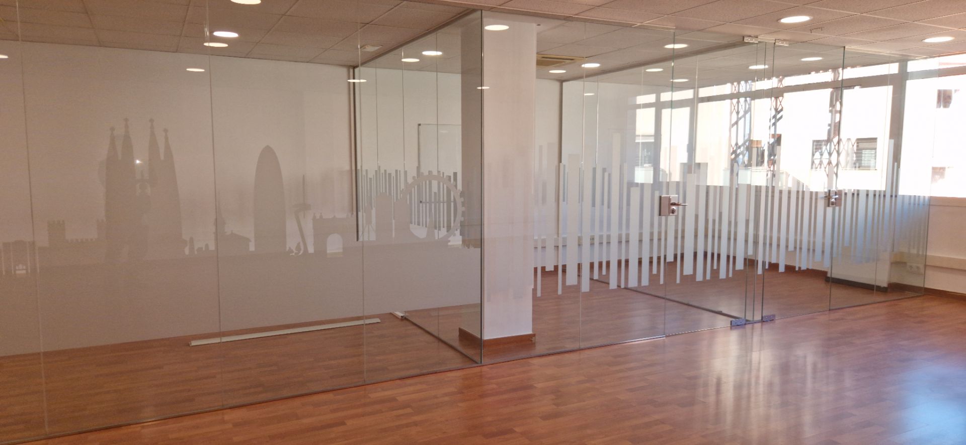 Office to rent in  Barcelona Capital  with Air Conditioner, Heating and Internet