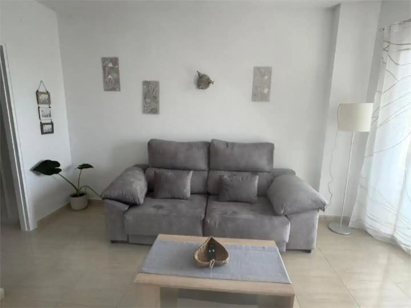 Sala d'estar de Pis de lloguer en Torremolinos amb Piscina i Balcó