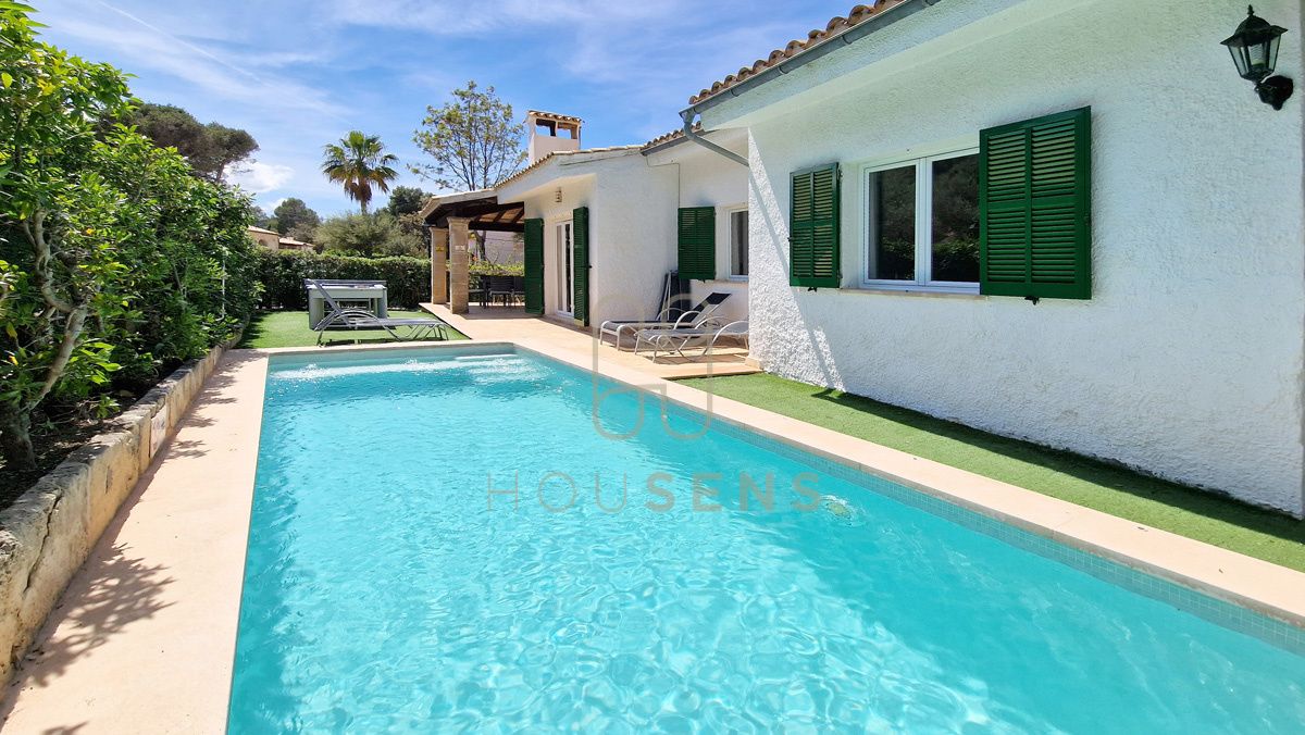 Vista exterior de Casa o xalet en venda en Pollença amb Aire condicionat, Calefacció i Jardí privat
