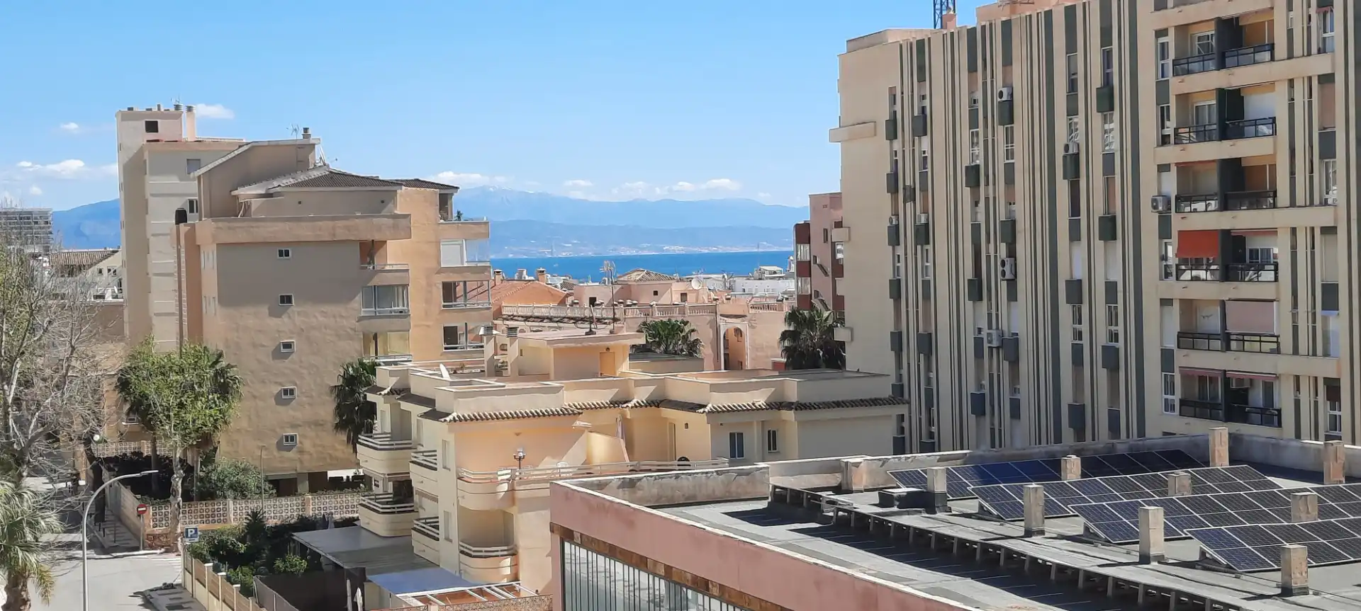 Vivienda con piscina en venta en La Carihuela - Los Nidos, imagen 3