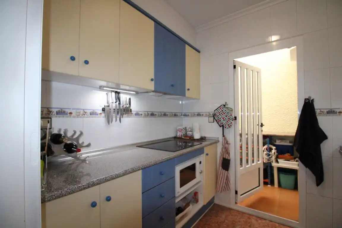 Cuina de Apartament en venda en Orihuela amb Terrassa, Moblat i Piscina comunitària