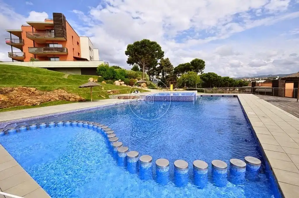 Piscina de Pis en venda en Lloret de Mar amb Aire condicionat, Jardí privat i Piscina comunitària