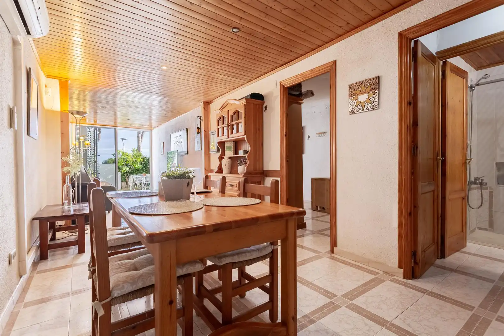 Menjador de Apartament en venda en Salou amb Aire condicionat, Jardí privat i Terrassa