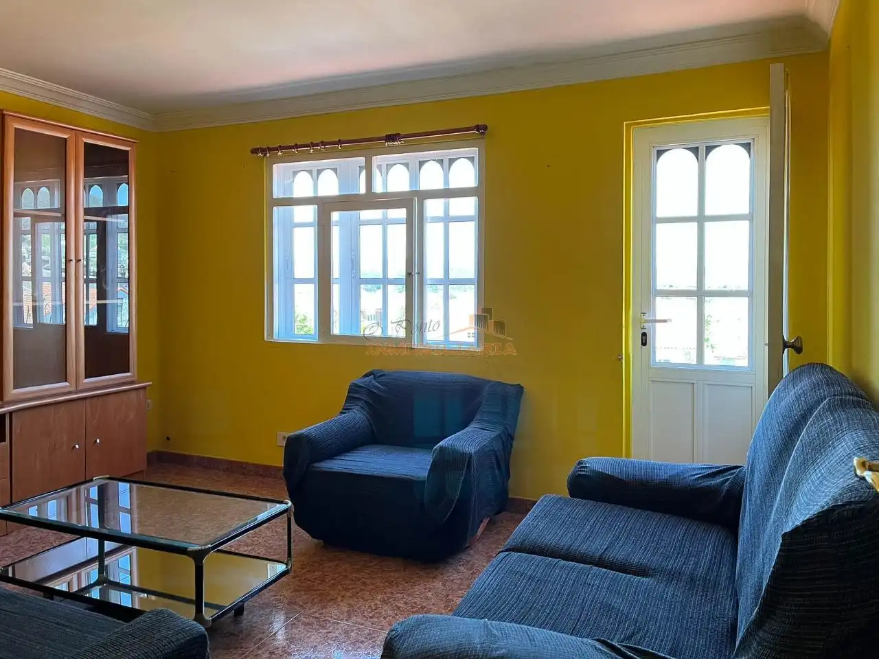 Wohnzimmer von Wohnung zum Verkauf in Neda mit Terrasse