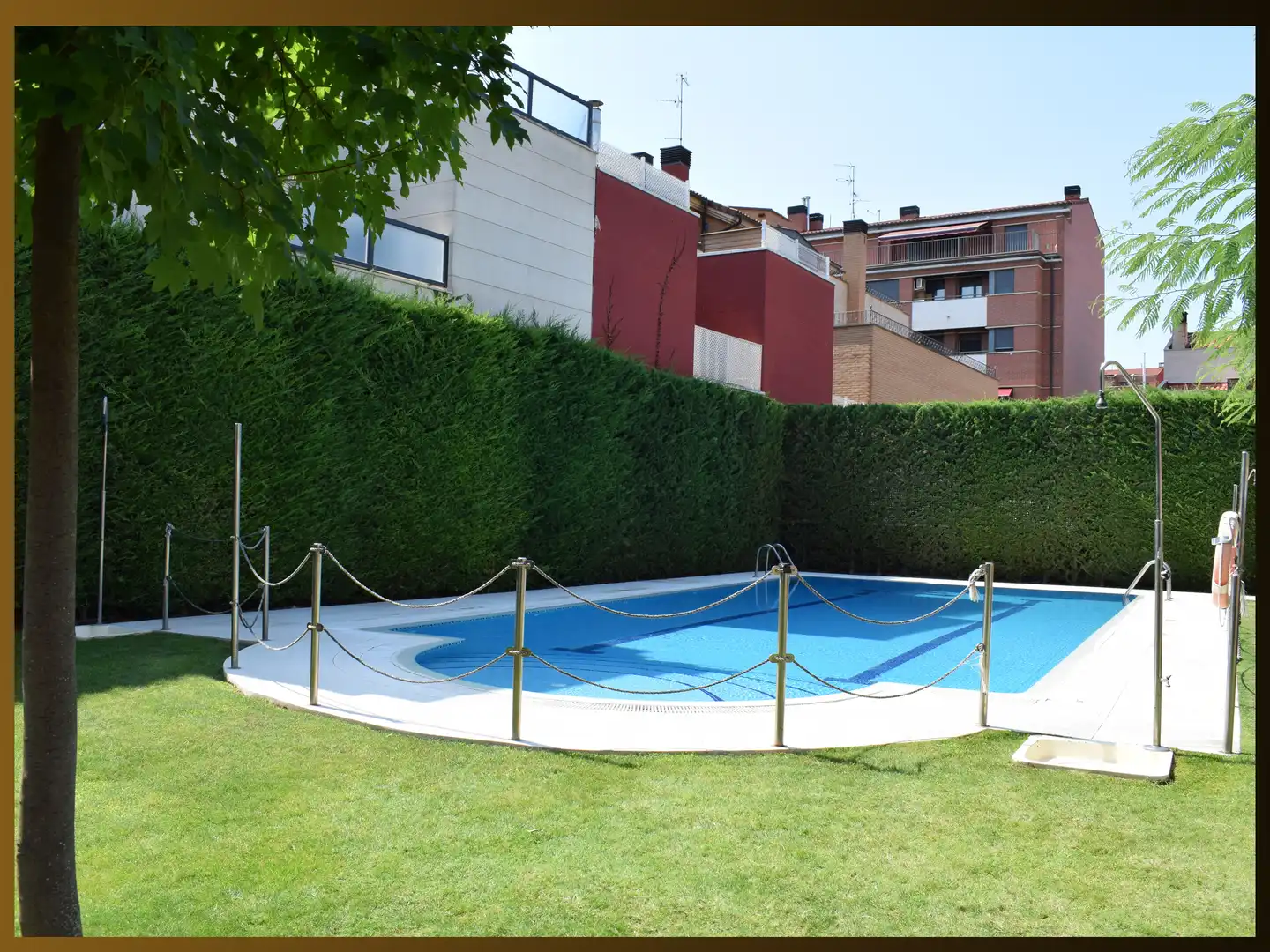 Piscina de Casa adosada en venta en Lardero con Aire acondicionado, Calefacción y Terraza